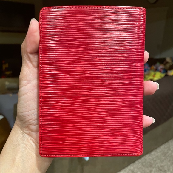 What a great function Auth Louis Vuitton wallet?! - Picture 4 of 15